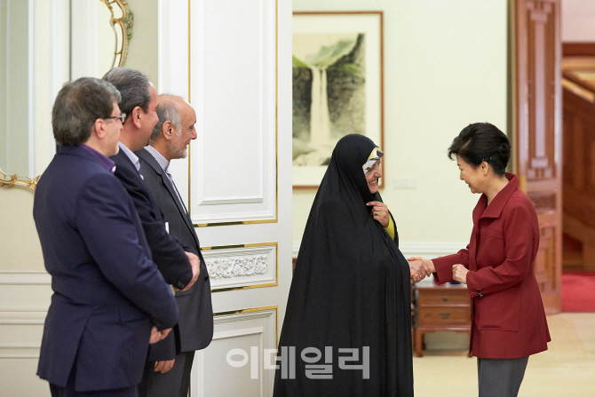 엡테카 이란 부통령 "이란 정부, 최근 체결된 MOU 이행되도록 노력할 것"