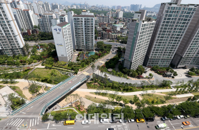 [포토]쉼터로 재탄생한 경의선 폐철로