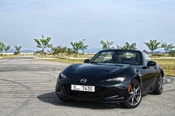 마쯔다 MX-5 시승기 - 완성도 높은 경쾌한 로드스터, MX-5 오너들의 이야기