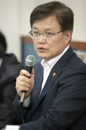 미래부 장관, 공정위원장에게 “SK-헬로비전 진행 느리지 않나”