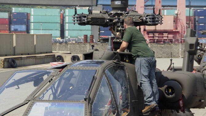  `아파치 가디언` 입국, 프로펠러 결합작업 준비 중                                                                                                                                                  