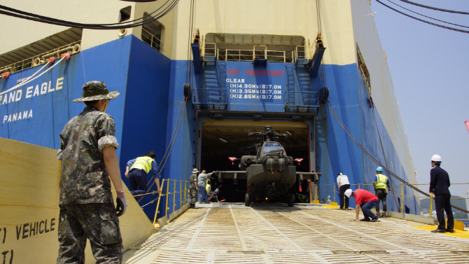  `아파치 가디언` 입국, 육군에 인도되는 최강 헬기                                                                                                                                                  