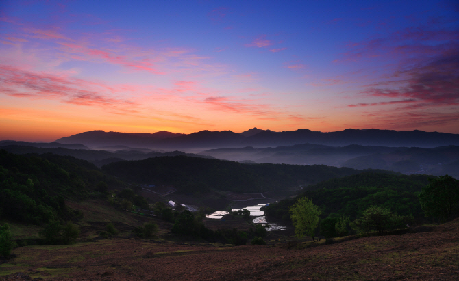 [e갤러리] 이념 들어낸 태초의 숭고함…한성필 '비포 선라이즈'