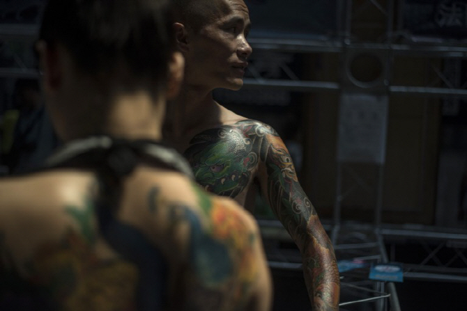  온몸이 알록달록..`랑팡 국제 타투쇼`                                                                                                                                                              