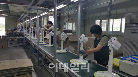 [르포]13초당 1대 선풍기 생산하는 신일산업 천안공장을 가다