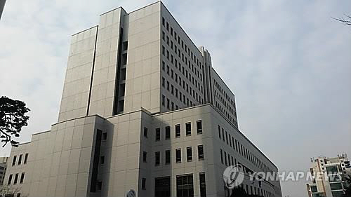 구애 거절한 노래방 도우미 폭행·협박한 50대男 실형
