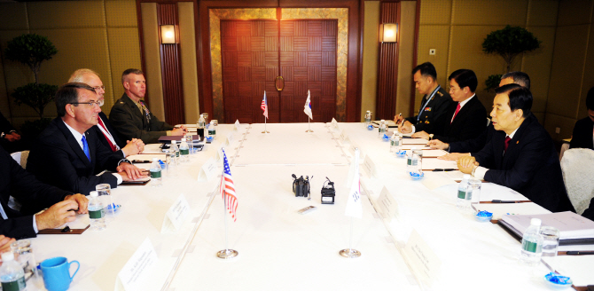 한민구 장관, 美·日 국방장관과 연쇄 회담…北 핵·미사일 논의