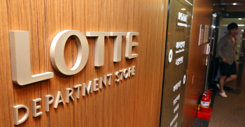 '신영자 사태'에 발목잡힌 호텔롯데 IPO.."몸값 내리고 일정 늦추고"