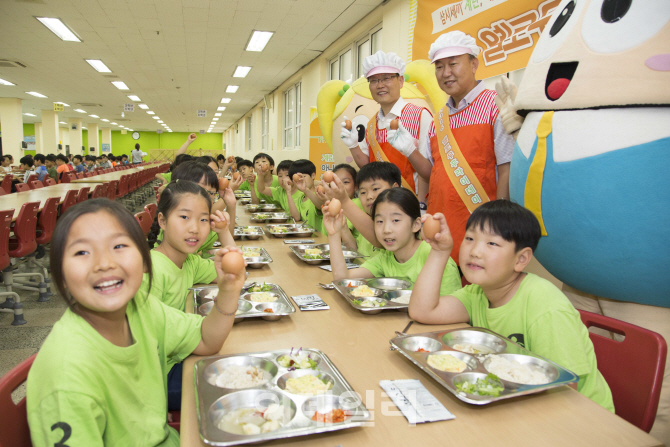 [포토] “지친 금요일에는 삼시세끼 영양만점 계란 먹고 힘내세요!”2