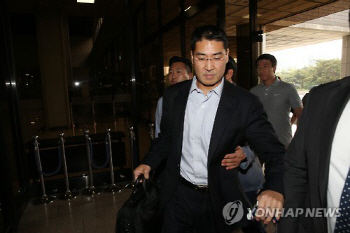 檢, 옥시 외국인 임원 강제소환 추진…가습기 수사 막바지