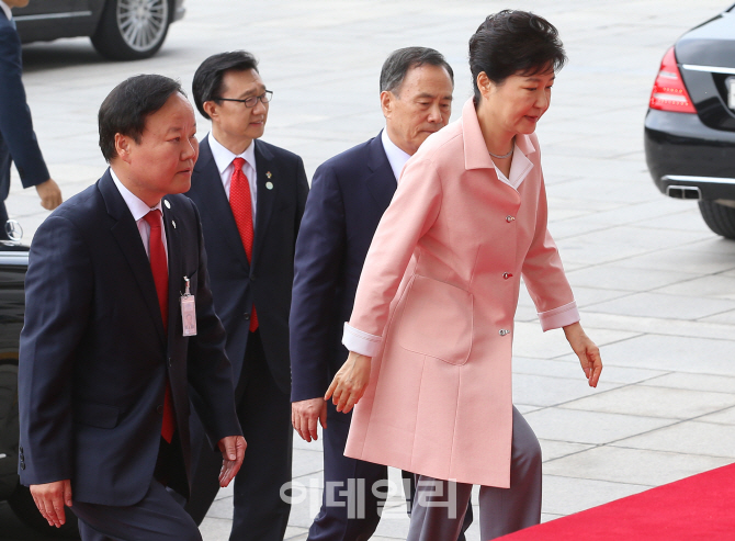 [포토]제20대 국회 개원식 참석하는 박근혜 대통령