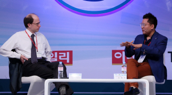 "인간과 AI 공생할 때만 생존할 수 있다"(종합)