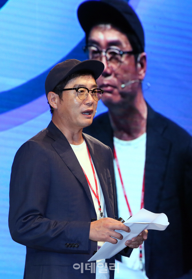 [포토]WSF 찾은 장진 영화감독 '로봇이 묻고 인간이 답하다'