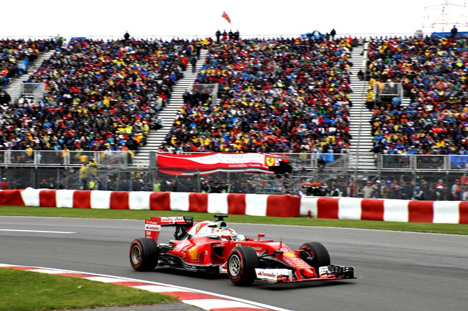 F1 7번째 경기, `레이싱카는 역시 빨간색이지…`                                                                                                                                                     