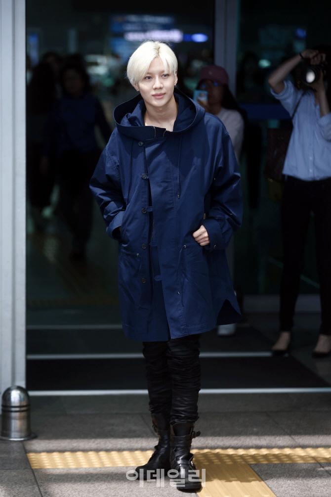 샤이니 태민, 여심 올킬 공항패션으로 시선 강탈                                                                                                                                                     