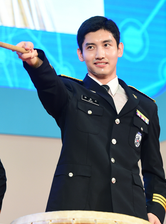 최강창민, '열정의 땀 주르륵~'