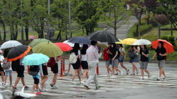 장마전선 영향, 남부지방·제주 `비`…최고기온 32도