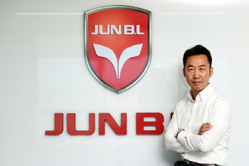 한국자동차튜닝협회, 준비엘 '튜닝 소음기' 4종에 튜닝소음기 인증서 발급