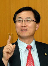 [줌인]돌아온 최틀러, 흐트러진 회계업계 지휘봉 잡다