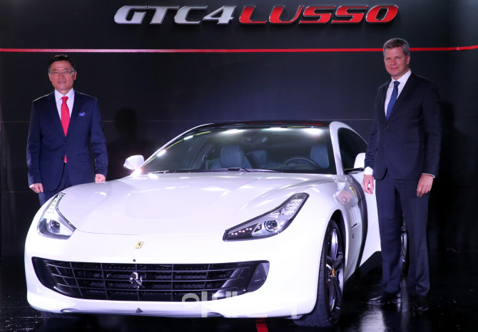페라리, 4륜구동 모델 ‘GTC4 루쏘’ 출시… 4억 중반부터