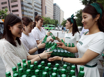 하이트진로, 탄산수 '디아망' 거리 체험 행사