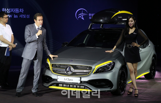 [포토]'벤츠 A200 소개하는 울프 아우스프룽 한성자동차 대표'