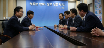 안희정 충남도지사, 석탄화력 폐기수명 단축 등 미세먼지 50% 감축안 제시