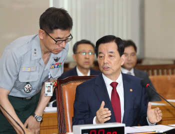 "사드 배치 결정, 국민 동의 절차 무시", 여·야 한목소리로 비판