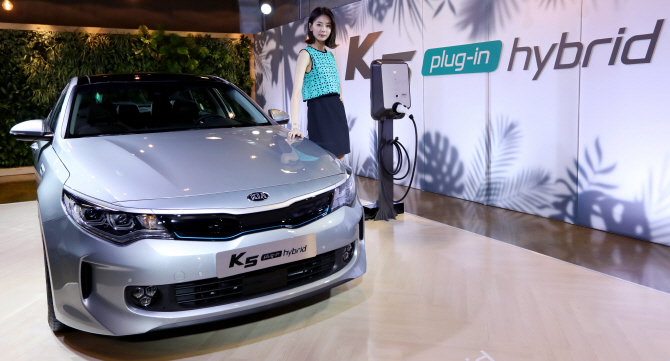 [포토] 경제성 갖춘 기아차 첫 플러그인 하이브리드 'K5 PHEV'