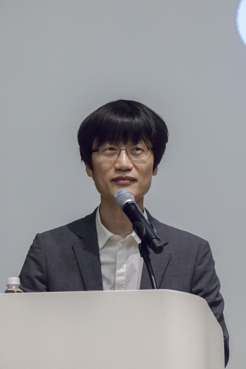 이해진 네이버 의장 "거대 기업과의 경쟁 두렵지만"(일문일답)