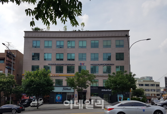 우병우 가족 회사 가보니…직원·사무실도 없이 백억대 자산 굴려