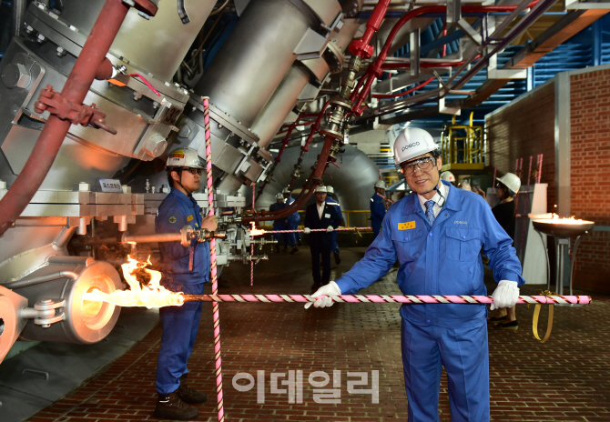 권오준號 포스코, 구조조정 빛봤다..불황 속 수익성 개선(종합)