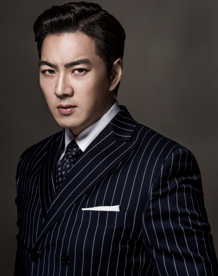 '브로드웨이 42번가' 송일국, 탭댄스 추나…20돌 감사제