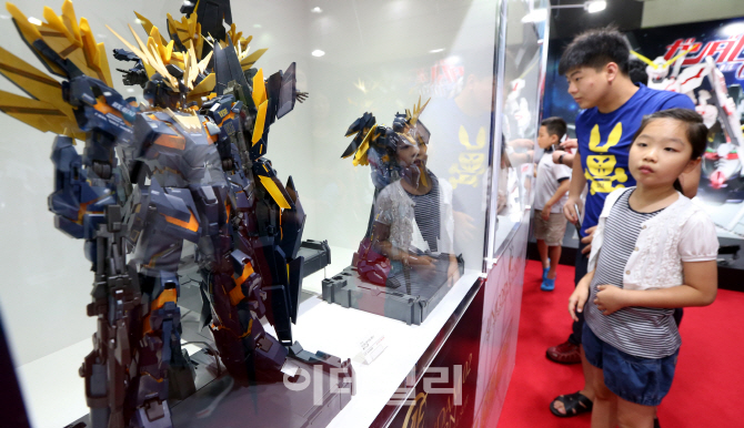 [포토]키덜트 매료시킨 건프라