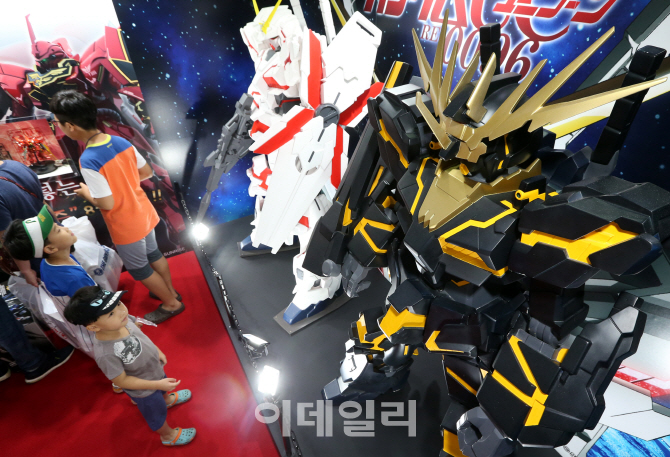 [포토]동심 발길 사로잡는 건프라