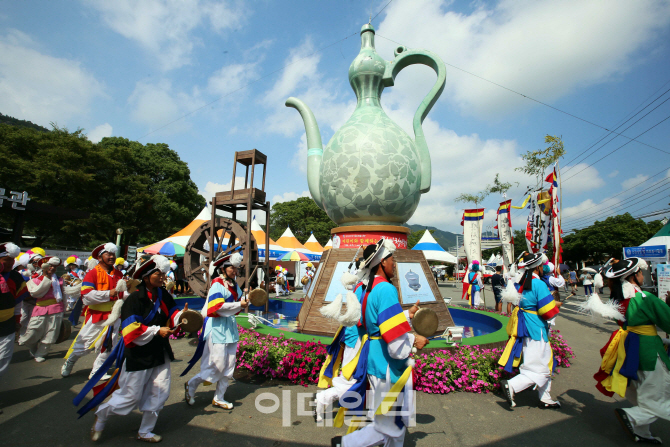 [포토] 강진청자축제 즐거운 풍물공연