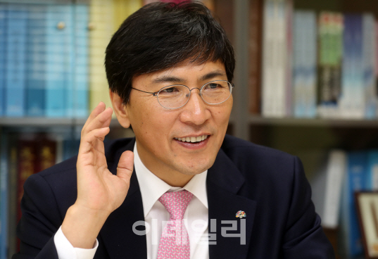  ‘노무현의 왼쪽’ 안희정, 문재인 뛰어넘을까?