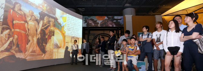 [포토]‘천지창조’ ‘최후의 심판’ 컨버전스 아트로 본다…‘미켈란젤로展’