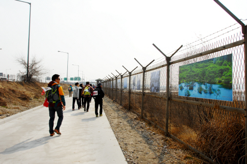 생태계 보고 DMZ 걸어요…'평화누리길 걷기행사'