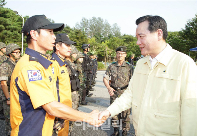 [포토]을지연습 실제훈련에 참석한 김현웅 법무장관