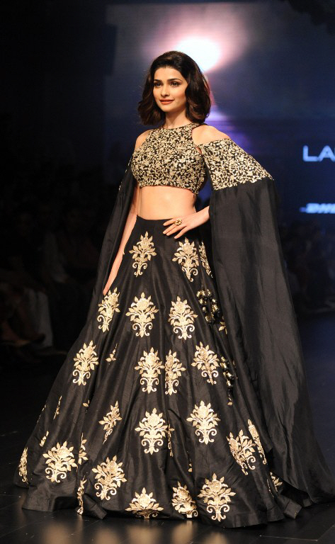  `발리우드` 여배우의 기품..우아한 패션쇼                                                                                                                                                          