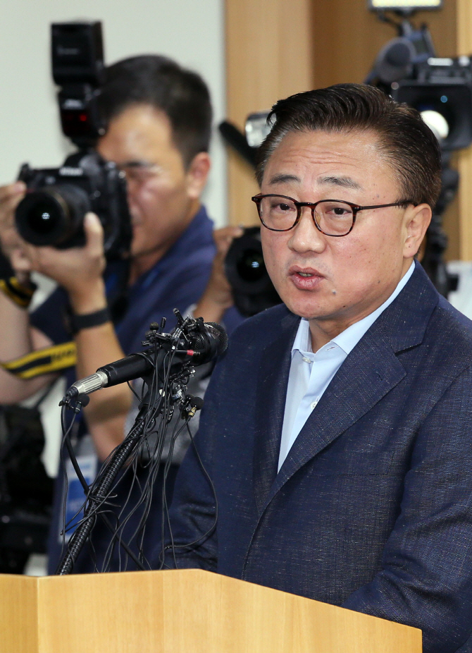 [포토]삼성전자 고동진 사장, "19일부터 신제품 교환가능"