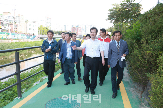[동네방네]강북구 "더 길어진 우이천 산책로"