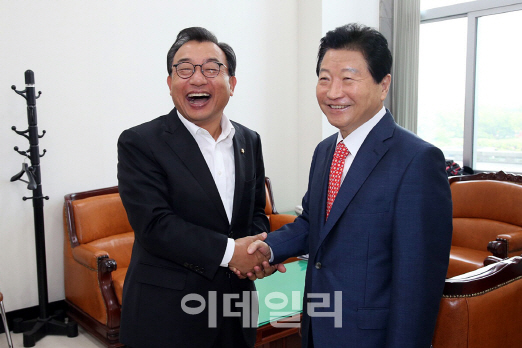 이정현 새누리당 대표 “창원시의 광역시 승격 적극 돕겠다”