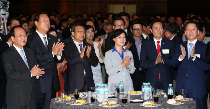 [포토]한자리에 모인 20대 국회