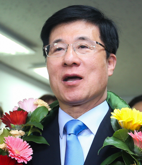 신경민 “박정희 탄생 100돌 기념 우표, 전례 없는 일”
