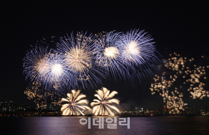 한강공원 한 달간 축제 '풍성'..내달 8일 '불꽃축제'