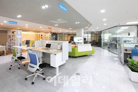 '사무가전 한눈에'..코아스, 대전에 코아스 쇼룸 오픈