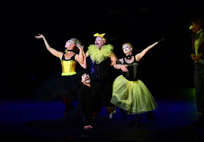 로트렉 쉘 댄스, `몽마르트의 사람들`                                                                                                                                                               