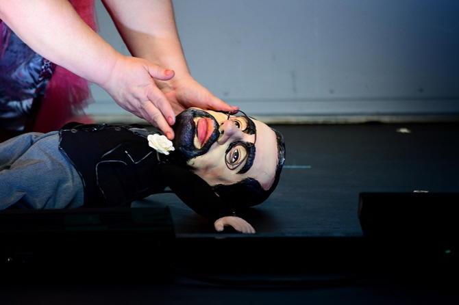 로트렉 쉘 댄스, `인형에 심폐소생을?`                                                                                                                                                              